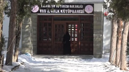 Cumhuriyet dönemi binası halk kütüphanesi oldu