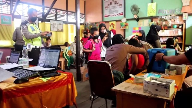 Kapolres Sanggau Tinjau Vaksinasi Anak Usia 6-11 Tahun di SDN 1 Sanggau