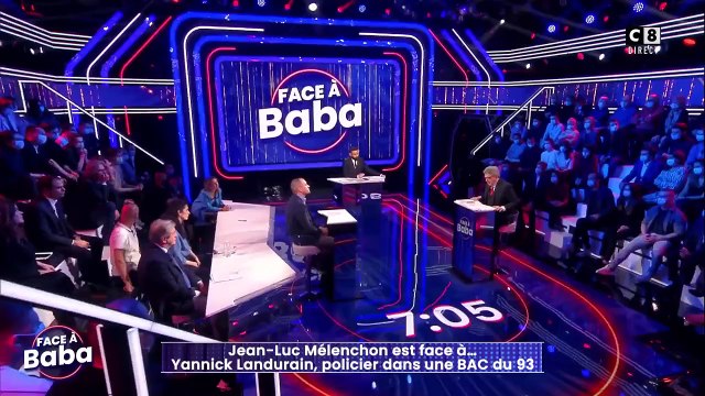 Jean-Luc Mélenchon s'en prend violemment à Yannick Landurain, policier de la BAC 93, face à lui : Si je suis élu, les gens comme vous ne resteront pas dans la police !