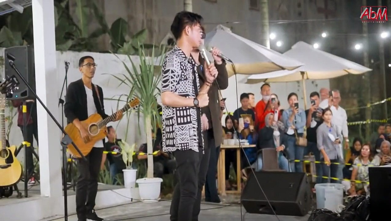 Vagetoz Feat Tri Suaka - Saat Kau Pergi