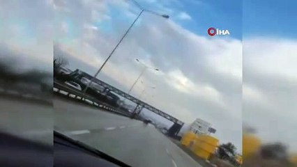 Bursa’da ana yolda gezen atlar faciaya davetiye çıkarıyor