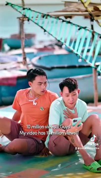 5 anh Đức nhảy múa khi VDO được lên xu hướng