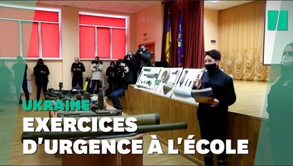 Face à la menace russe, des écoles à Kiev font des simulations d'alerte à la bombe