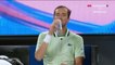 Medvedev hurle sur l’arbitre : "Vas-tu répondre à ma question !?"