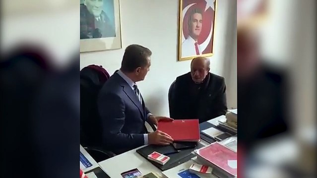 Türkiye Değişim Partisi (TDP) Genel Başkanı Mustafa Sarıgül'ün paylaştığı son Tik Tok videosu yine gündem oldu. Sarıgül paylaştığı videoda üye sayısı az olduğu için partisinin ilçe başkanına kızdı.