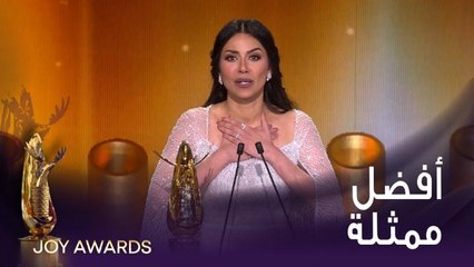 إلهام علي تتنفس بصعوبة بعد فوزها بجائزة أفضل ممثلة في حفل جوائز  Joy Awards