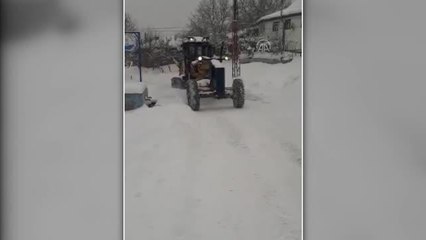 Göynük'te karla kaplanan köy yolları orman ekiplerinin desteğiyle açıldı