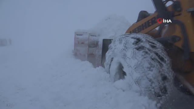 Kar kaplanları 50 günde 15 bin kilometre yol açma çalışması yol açma çalışması yaptı