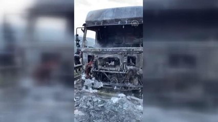 Seyir halindeki tırda çıkan yangın hasara yol açtı