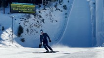 Two US soldiers practice skiing for 2022 Olympics