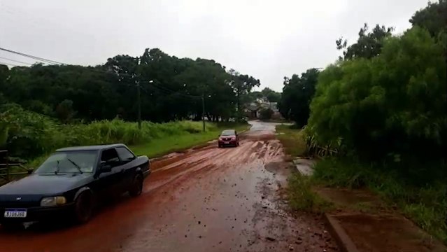 Condutores precisam de atenção ao passar nas pontes das ruas Sócrates e Arapongas