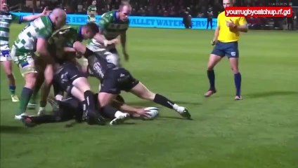 Elliot Dee gets red carded for a dangerous tackle on  Filippo Drago