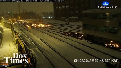 Rel Dibakar agar Kereta Api Tidak Tergelincir saat Musim Dingin