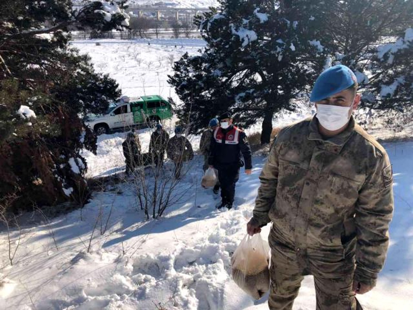 Komandolar yaban hayvanlarını unutmadı