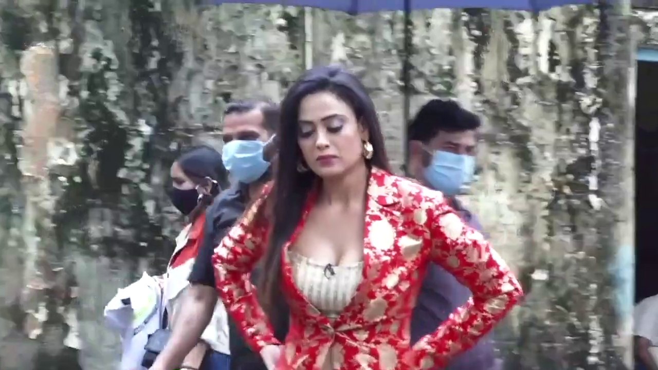 Shweta Tiwari apologises for her 'bra size' statement