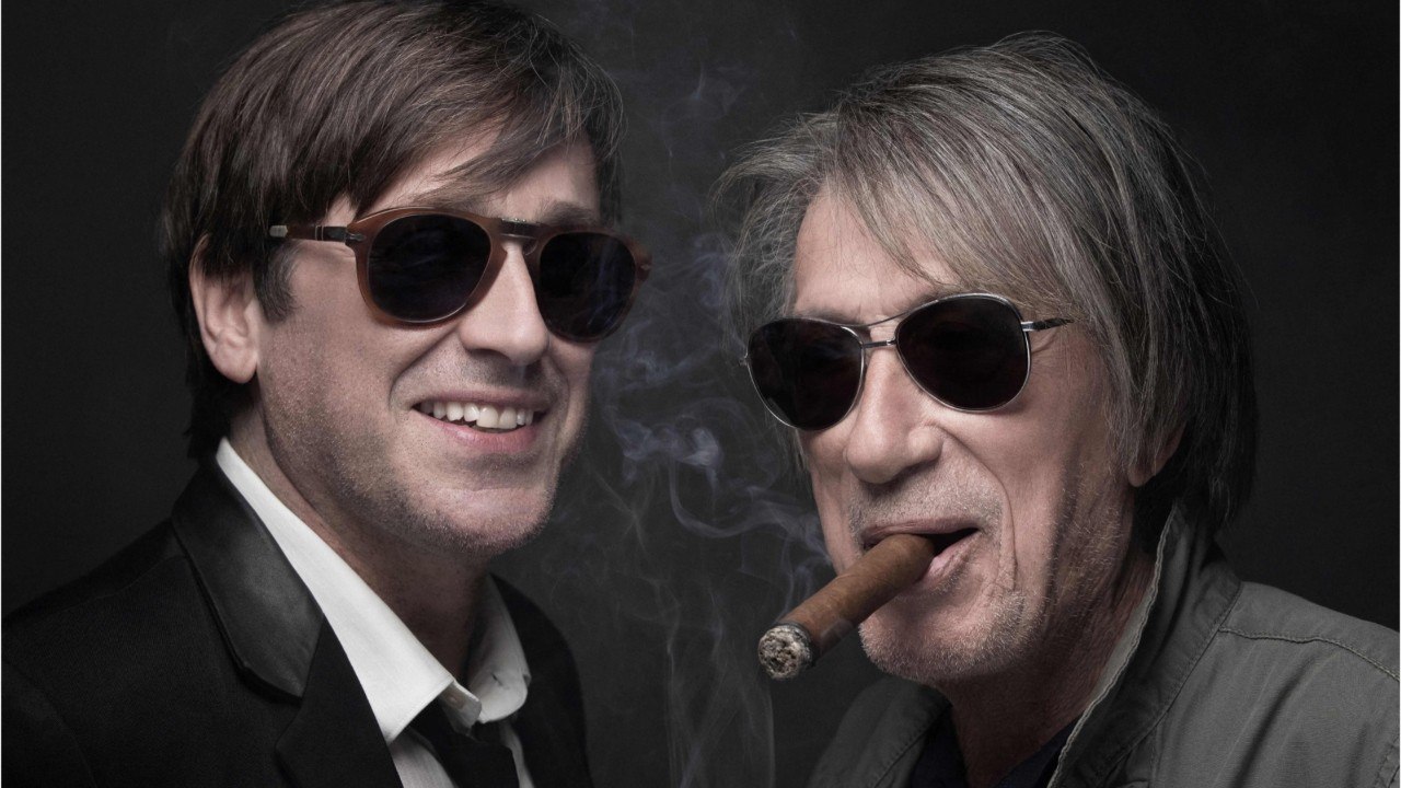 VOICI : Thomas Dutronc pose avec son père : l'apparence de Jacques Dutronc fait réagir les internautes