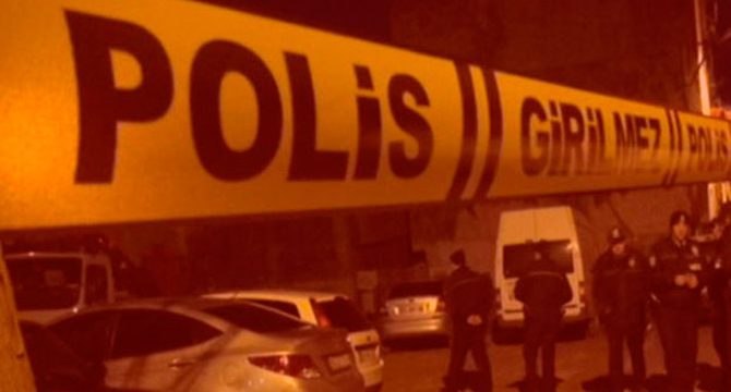 Kıskançlık yüzünden arkadaşını öldürüp cinsel organını kesti