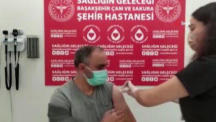 İstanbul karla kaplıyken aşı olmaya geldiler