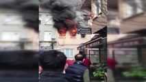 Beşiktaş Ortaköy'de 3 katlı ahşap çıkan binada çıkan yangında ekiplerin müdahalesi sürerken 90 yaşlarındaki adamın cansız bedenine ulaşıldı.