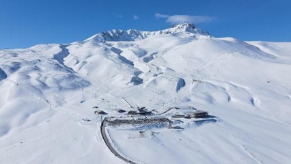 Türkiye'nin en yüksek pisti Ottoman'ın kapısı kayakseverlere açıldı