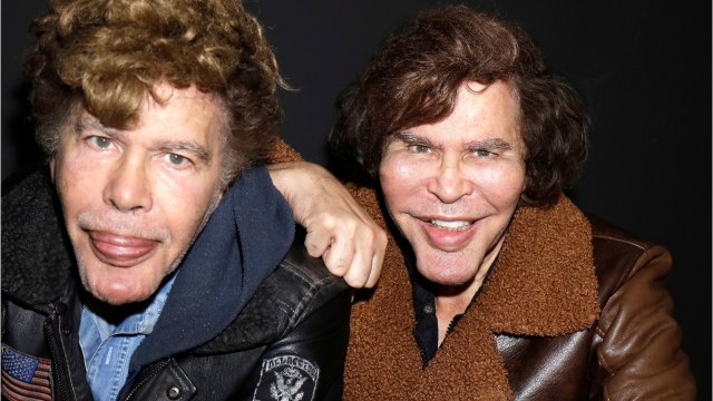 GALA VIDEO - Igor et Grichka Bogdanoff accros à la chirurgie esthétique ? Révélations sur leur transformation