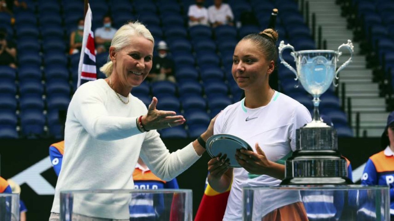 Open d'Australie 2022 - Sofia Costoulas, battue en finale chez les Juniors : "J'ai joué douze matchs et j'en ai gagné onze"