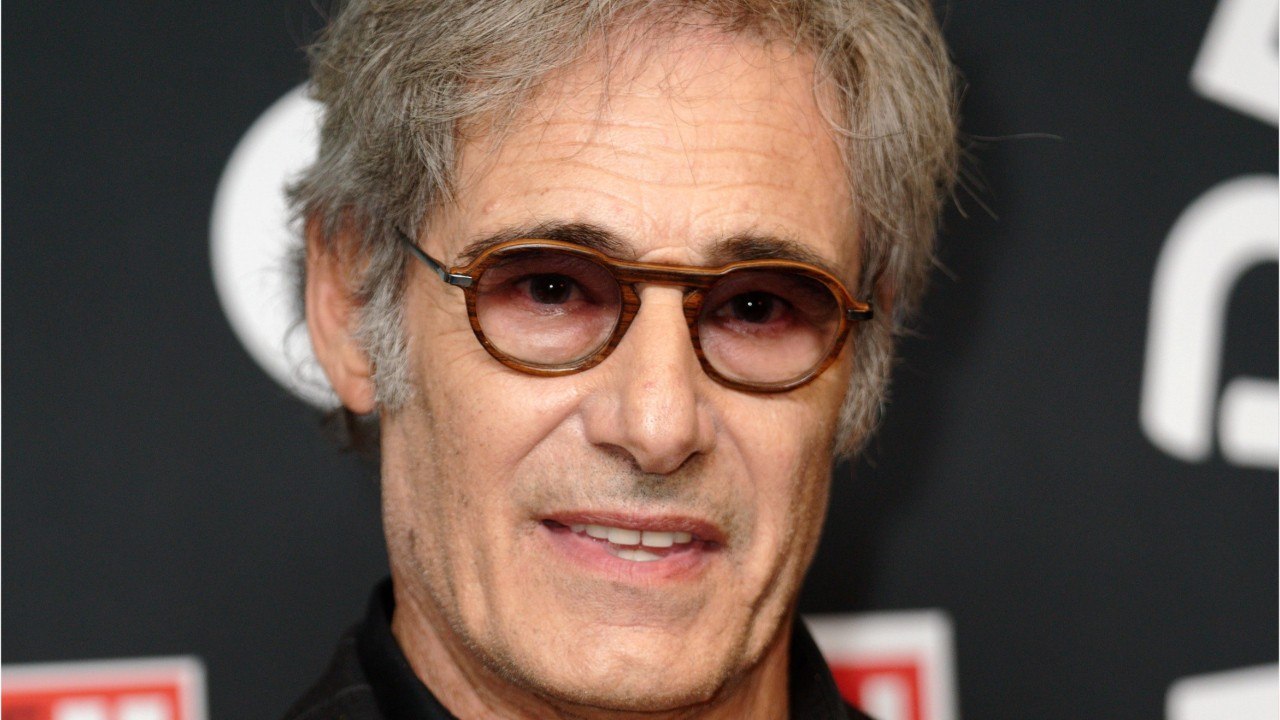 Voici - Gérard Lanvin : son fils Manu Lanvin, "miraculé", a été victime d'un grave accident de moto (1)