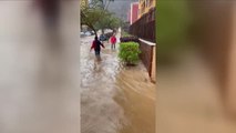 Una tromba de agua anega calles y bajos de inmuebles en el sur de Tenerife