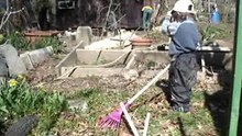bei der arbeit im Garten