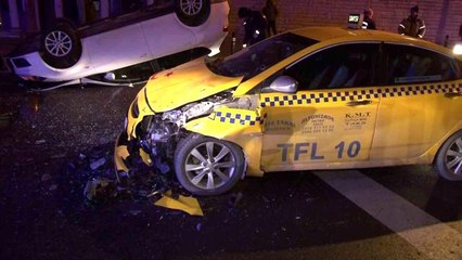 Üsküdar'da kontrolünü kaybeden otomobil takla atarak ticari taksiye çarptı: 1 yaralı