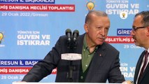 Giresun'da toplantı salonunu küçük bulan Erdoğan: Başka bir yer bulamadık mı; kongreye geldik, yine basit bir düğün salonunda yaptık