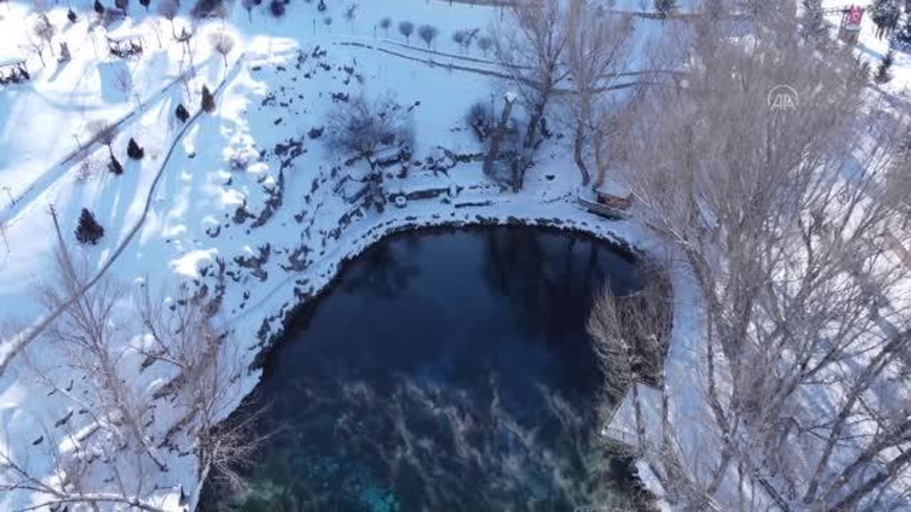 (DRONE) - Doğal akvaryumu Gökpınar Gölü beyaza büründü