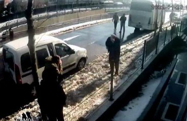 AVCILAR'DA KAZA SONRASI NAKİLLİ GÖZÜ KÖR EDEN YUMRUK