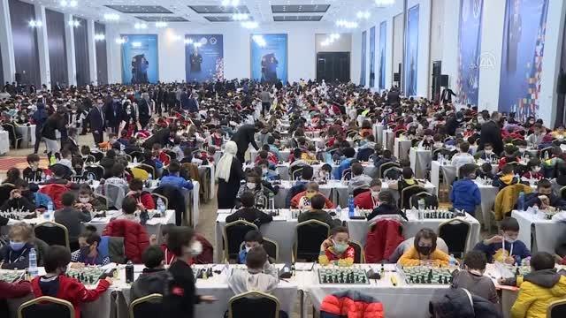 İşitme engellilerin satranç oynayabilmesi için işaret dili sözlüğü oluşturuldu