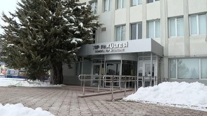 Hızlı bulaşan Omicron yeterli bağışıklık sağlamıyor