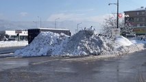 Kar yağışı bitti, şehrin dört bir yanında kar birikintileri oluştu