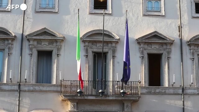 Draghi rafforzato da debolezza partiti, frena rimpasto