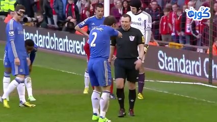 عندما تغيب الأخلاق هذا ما يحدث داخل الملعب.. لحظات غير رياضية صدمت المتابعين