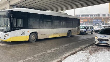 Son dakika haberleri... ARAÇ ÇARPTI, BELEDİYE OTOBÜSÜYLE HASTANEYE YETİŞTİRİLİRKEN ÖLDÜ