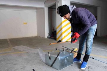 Çatılarda biriken karlar gelir kapısı oldu