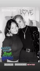 Laeticia Hallyday avec sa fille et Joy lors de la bar-mitzvah d'enfants d'amis à New York le 29 janvier 2022.