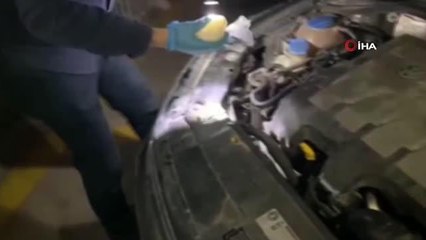 Son dakika! Otomobilin motor bölümünde uyuşturucu ele geçirildi