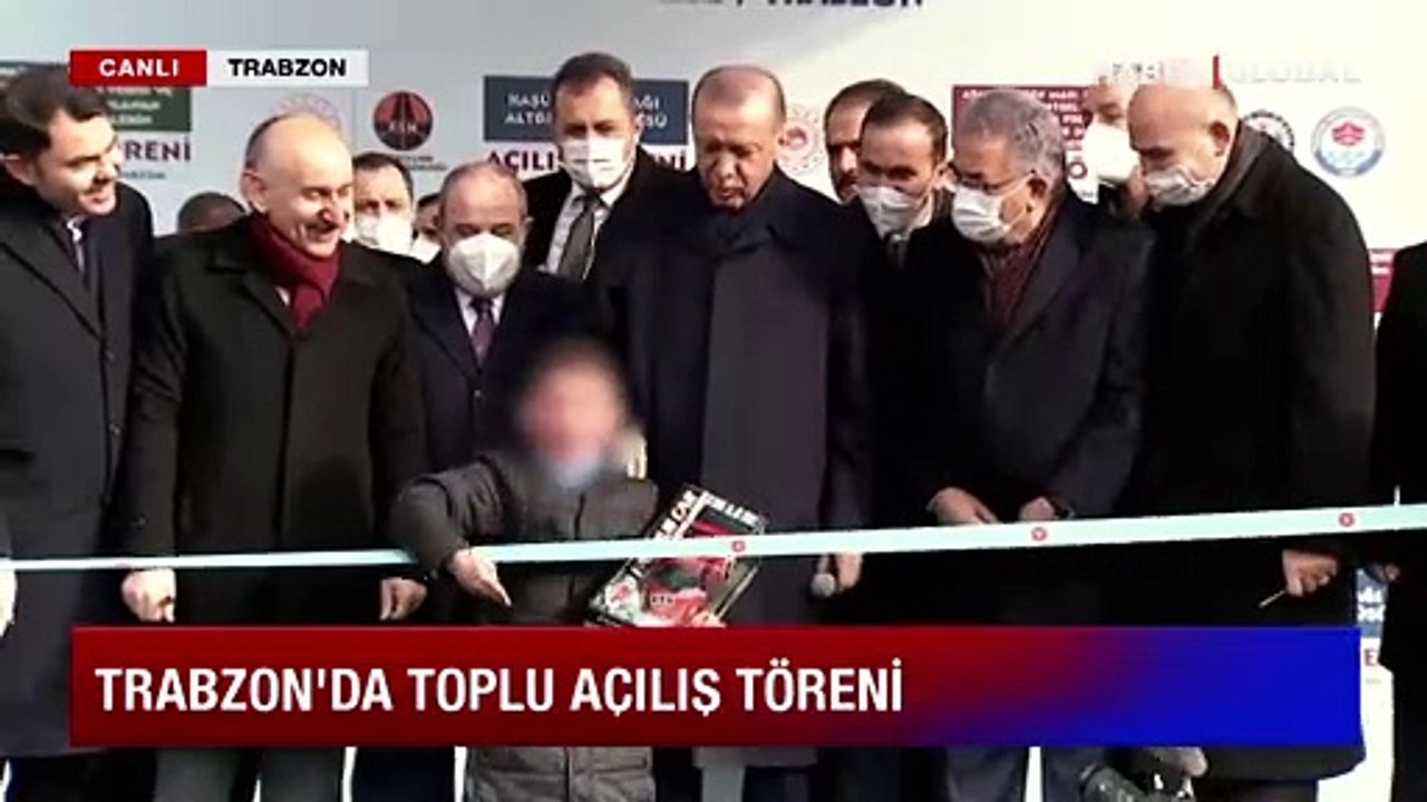 Trabzon'da Erdoğan'ın elinden mikrofonu alan çocuk 'Bay Kemal' deyip bunları söyledi