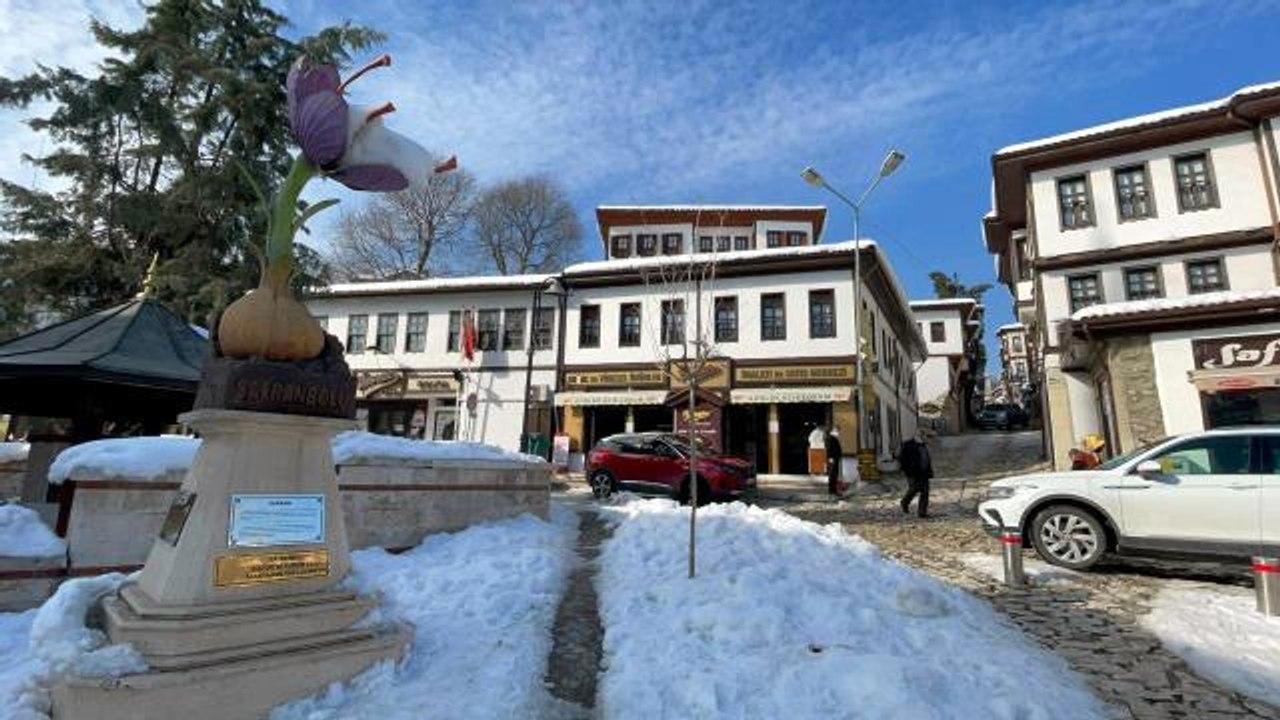 Güzel havayı fırsat bilenler Safranbolu'da yoğunluk oluşturdu