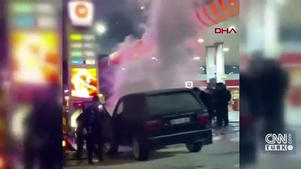 Otomobil saniyeler içinde küle döndü