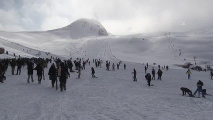 Kayak merkezinde hafta sonu yoğunluğu yaşandı