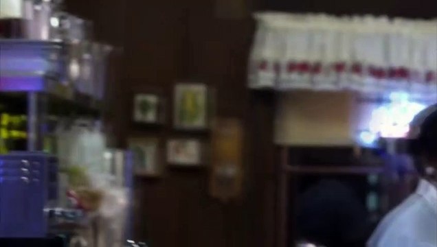 Pretty Little Liars Saison 3 - Trailer 3x24 A Dangerous Game Spencer meets Toby in the diner (EN)