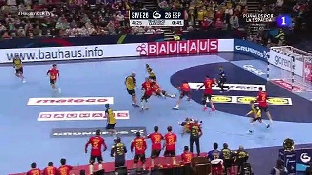 España clama contra el arbitraje por esta acción a falta de 30 segundos que ha costado el oro