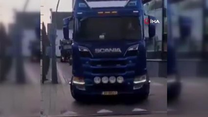 Hollandalı kamyonculardan "Özgürlük Konvoyu" protestosu