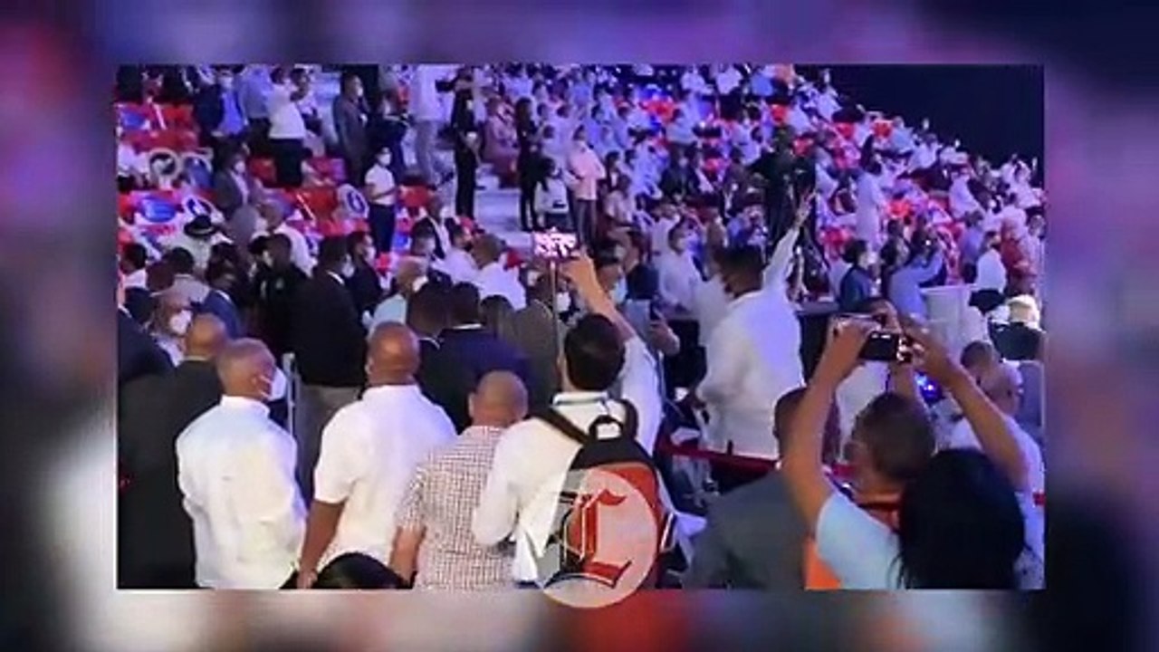 MOMENTO EN QUE LLEGA EL PRESIDENTE LUIS ABINADER A LA ASAMBLEA DEL PRM